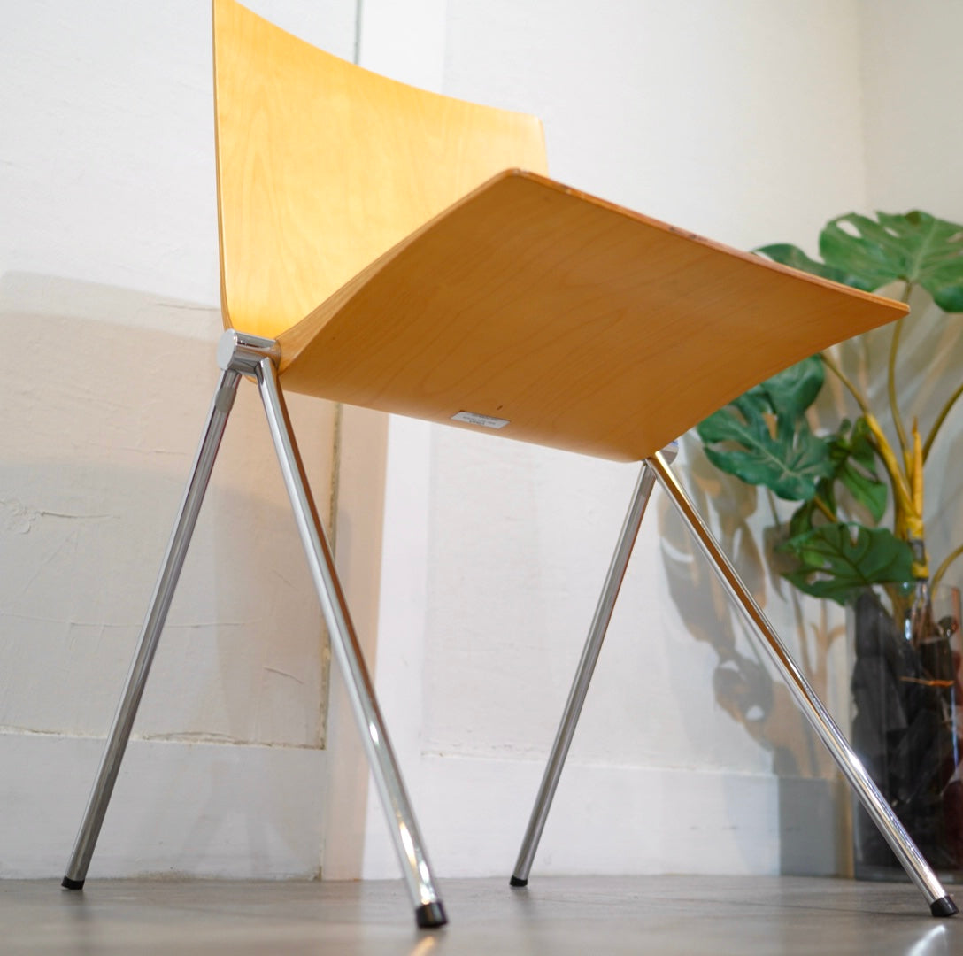 クラッシュチェア / CLASH サムリ・ナーマンカ スタッキングチェア フィンランド