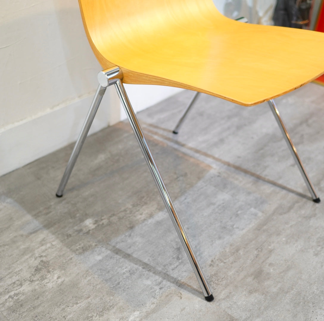 クラッシュチェア / CLASH サムリ・ナーマンカ スタッキングチェア フィンランド