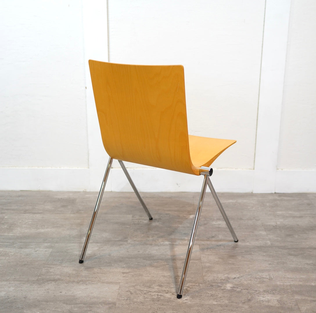 クラッシュチェア / CLASH サムリ・ナーマンカ スタッキングチェア フィンランド