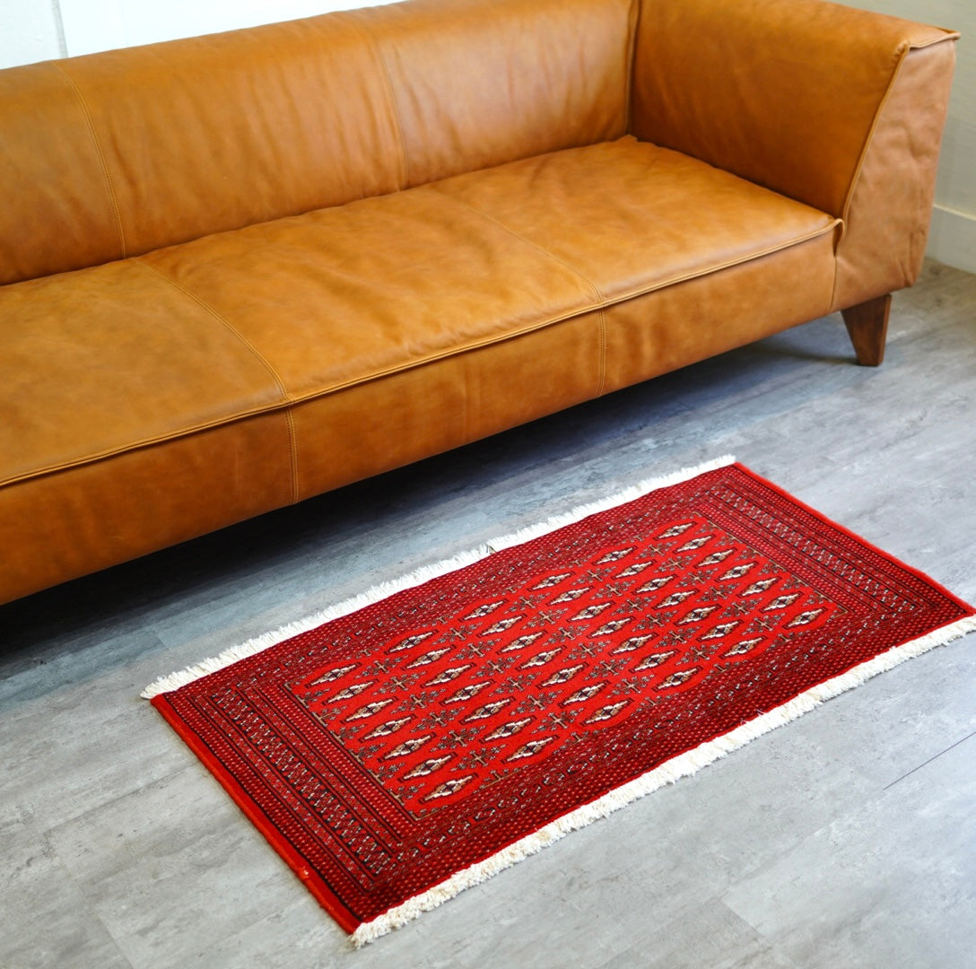 トライバルラグ 敷物 レッド 113×61 ラグマット