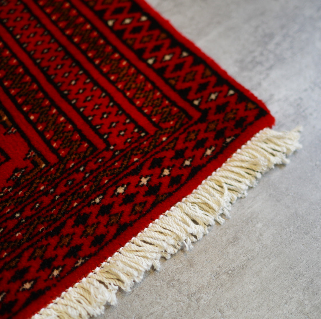 トライバルラグ 敷物 レッド 98×53 ラグマット