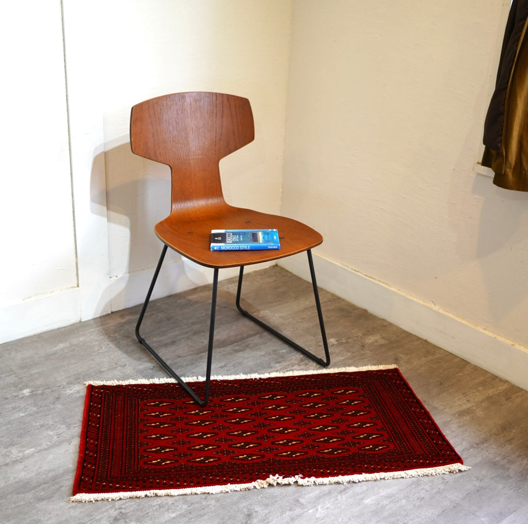 トライバルラグ 敷物 レッド 98×53 ラグマット 中古 絨毯 玄関マット