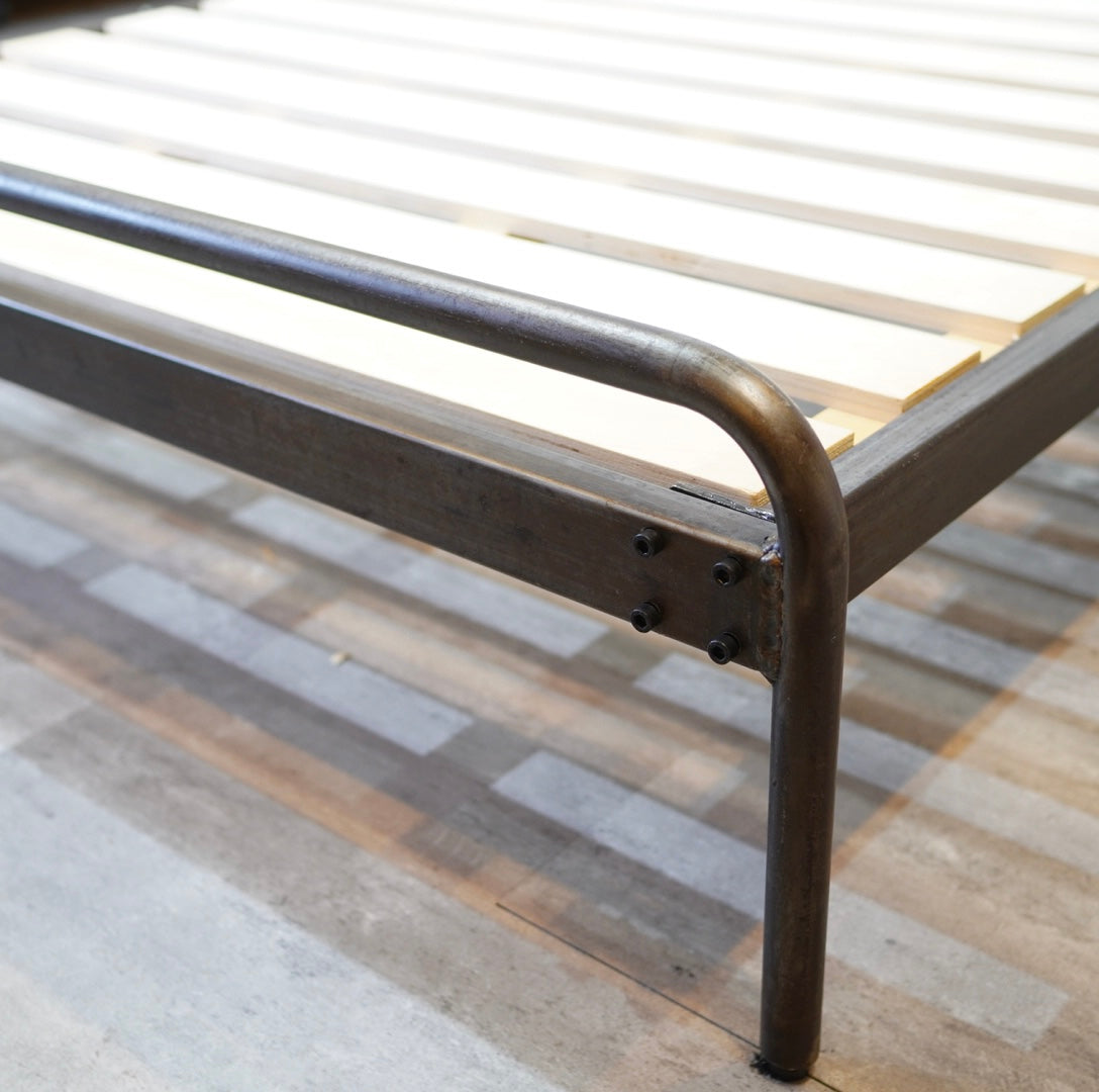 アデペシュ / a.depeche ソコフ / socph シングルベッド アイアン マットレス付き