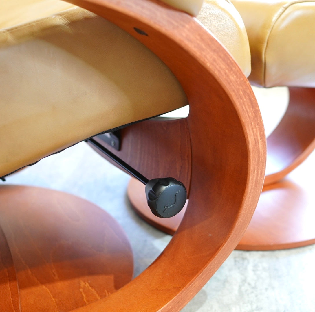 イエリアーダ / Hjellegjerde フィヨルド ウノ Cベースチェア フットスツール付き リクライニング 本革 ノルウェー