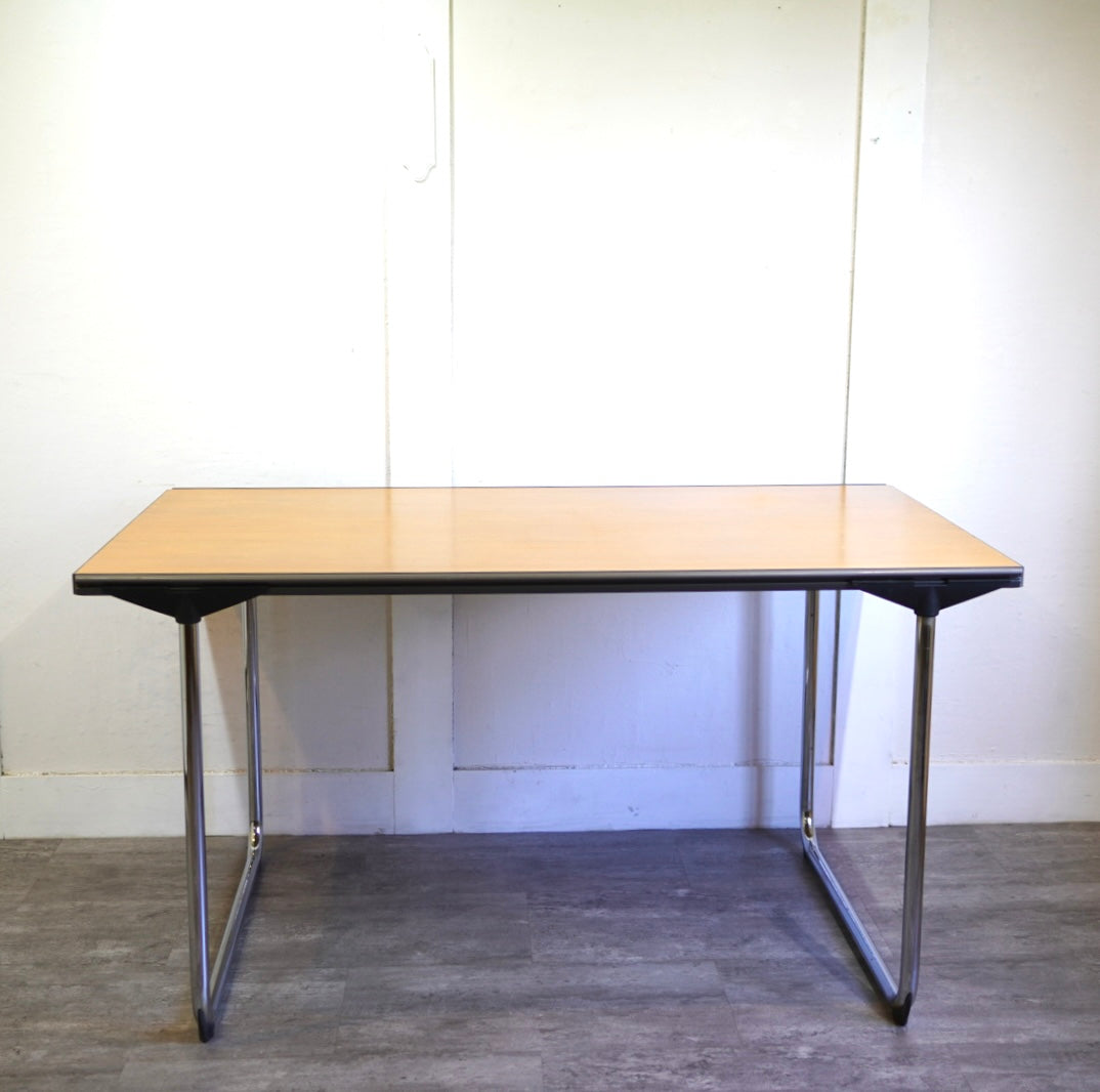 フリッツ・ハンセン / FRITZ HANSEN クリックテーブル / CLICK エリック・マグヌッセン