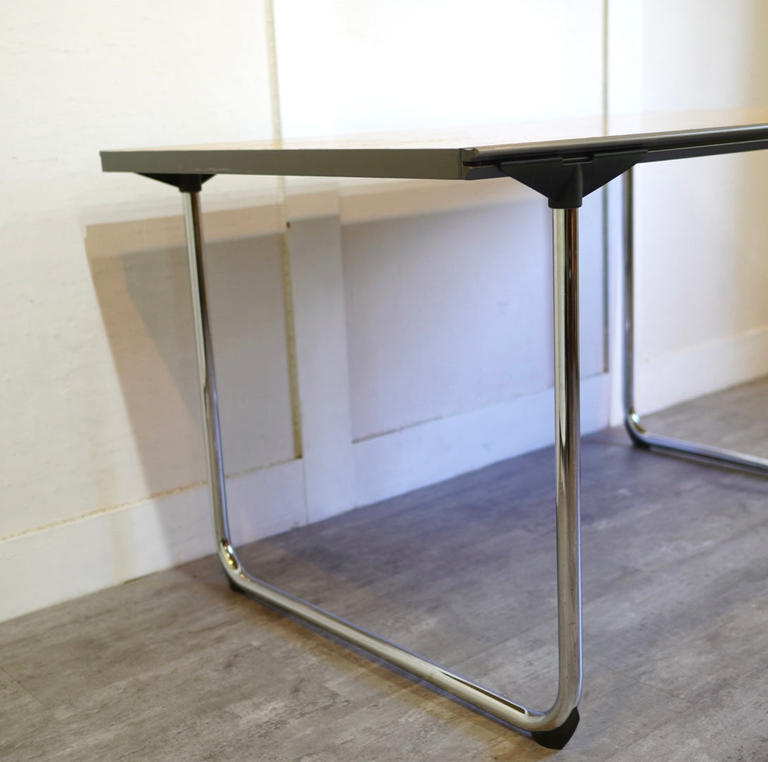 フリッツ・ハンセン / FRITZ HANSEN クリックテーブル / CLICK エリック・マグヌッセン