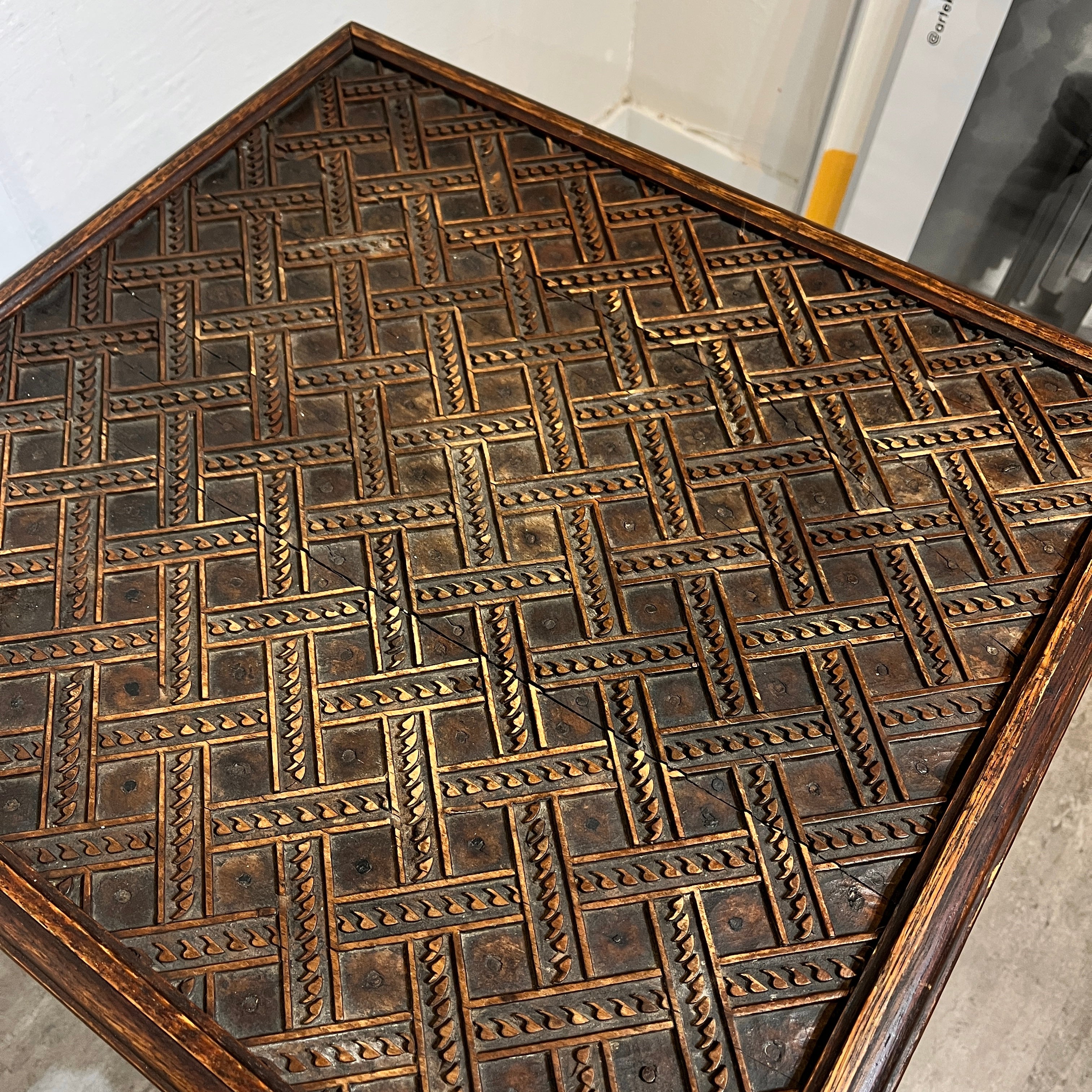 ツイストレッグ サイドテーブル 英国アンティーク