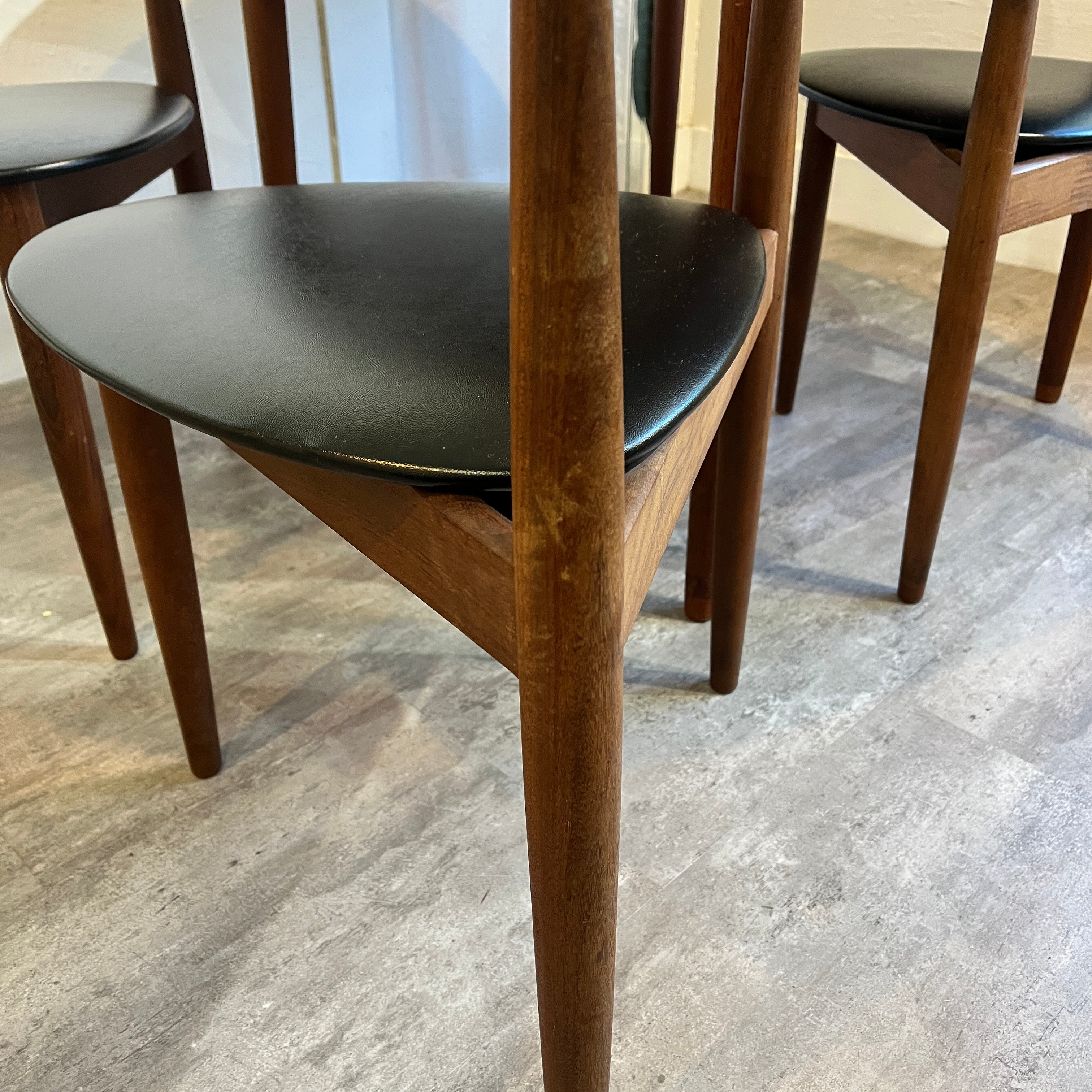 フレムロジェ / Frem Rojle ダイニングセット5点 ハンス・オルセン 北欧 ラウンドテーブル