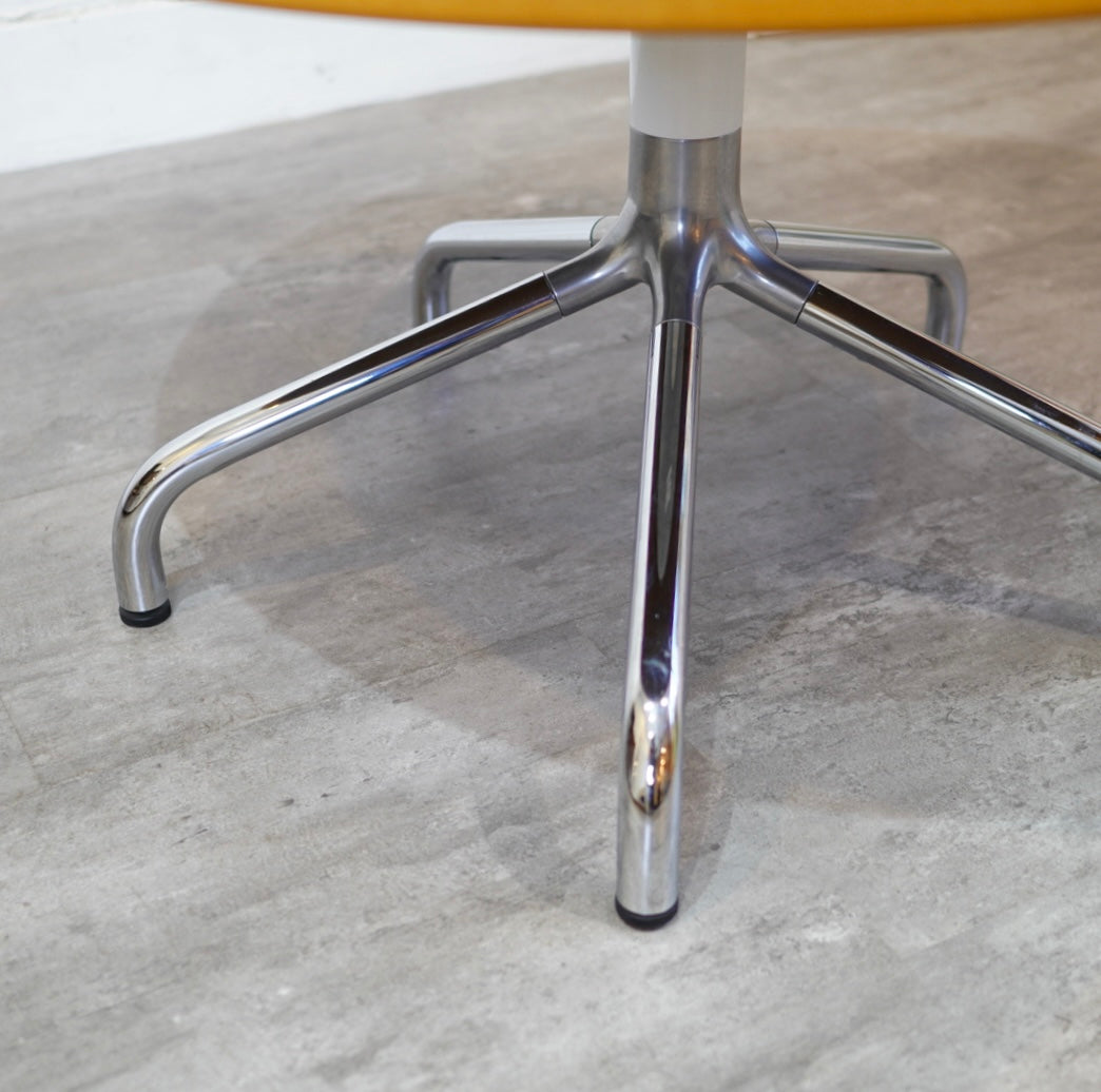 ラナスラディウス / Randers Radius ラウンドテーブル デンマーク