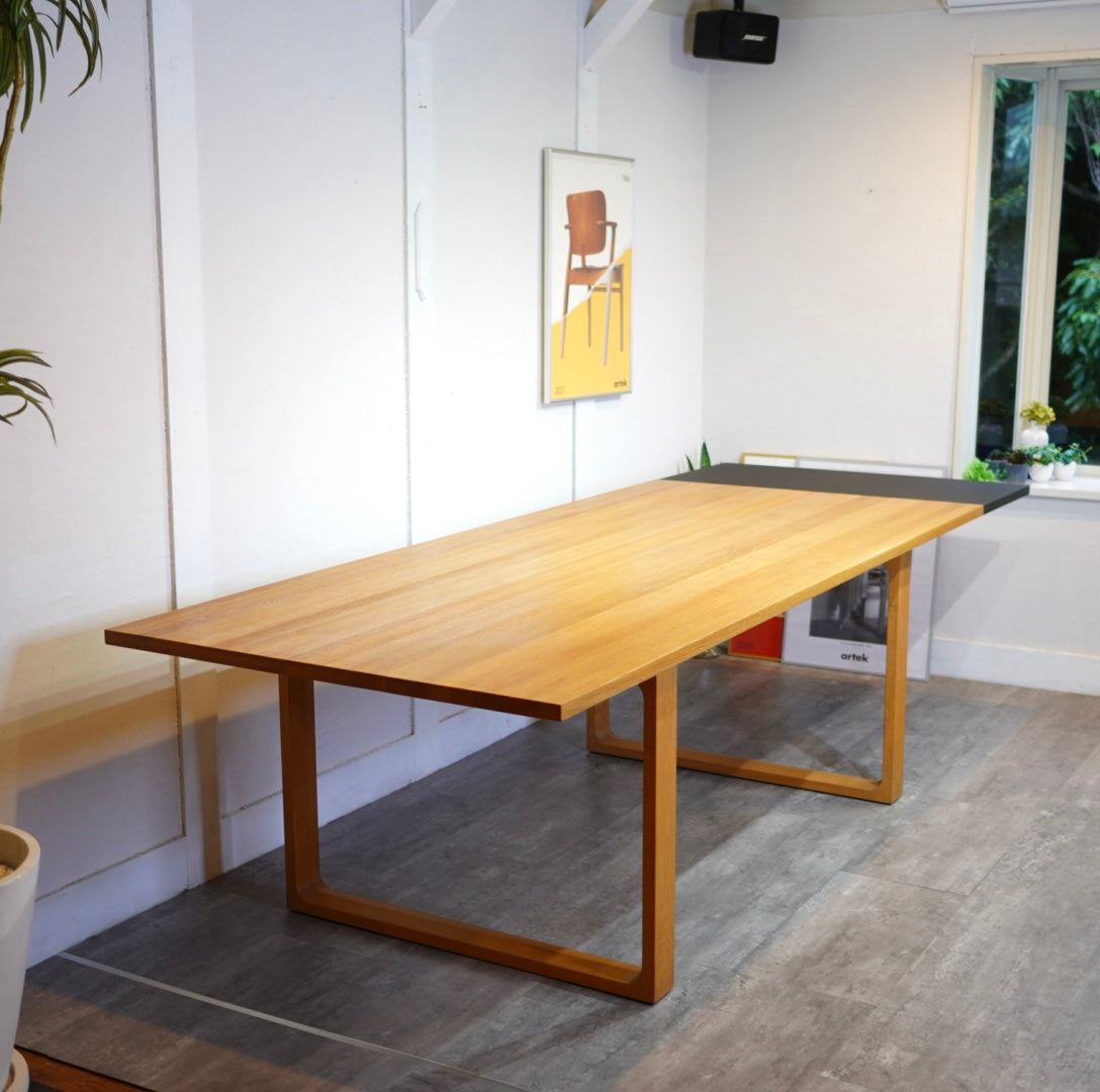 フリッツハンセン / FRITZ HANSEN エッセイ / ESSAY ダイニングテーブル セシリエ・マンツ