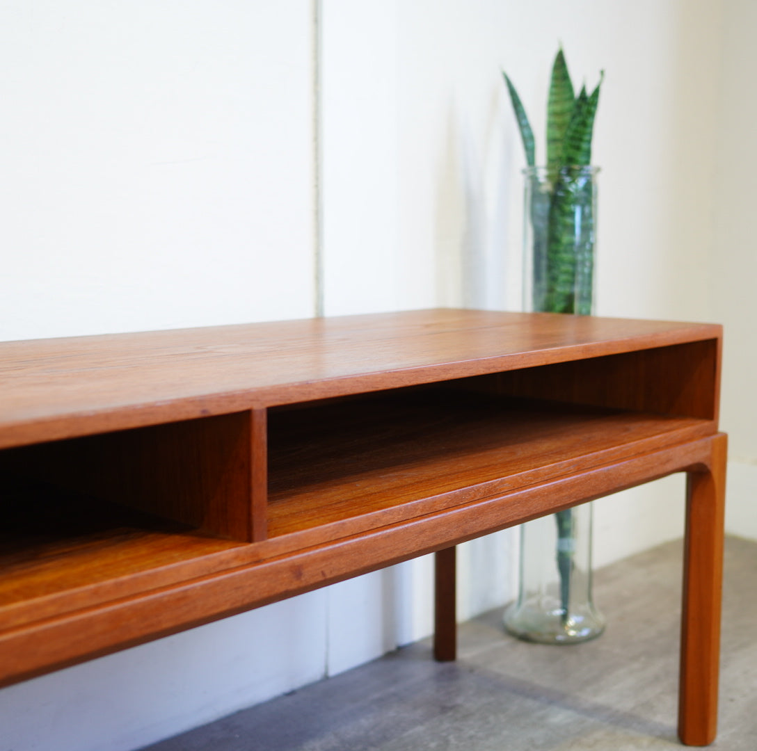 アクセルキアスゴー / Aksel Kjersgaard No.393 ローキャビネット カイ・クリスチャンセン チーク 北欧デンマーク ヴィンテージ