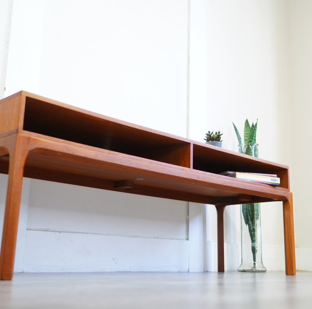 アクセルキアスゴー / Aksel Kjersgaard No.393 ローキャビネット カイ・クリスチャンセン チーク 北欧デンマーク ヴィンテージ