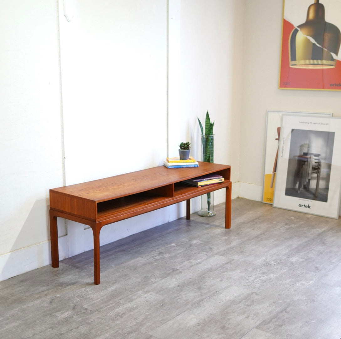 アクセルキアスゴー / Aksel Kjersgaard No.393 ローキャビネット カイ・クリスチャンセン チーク 北欧デンマーク ヴィンテージ