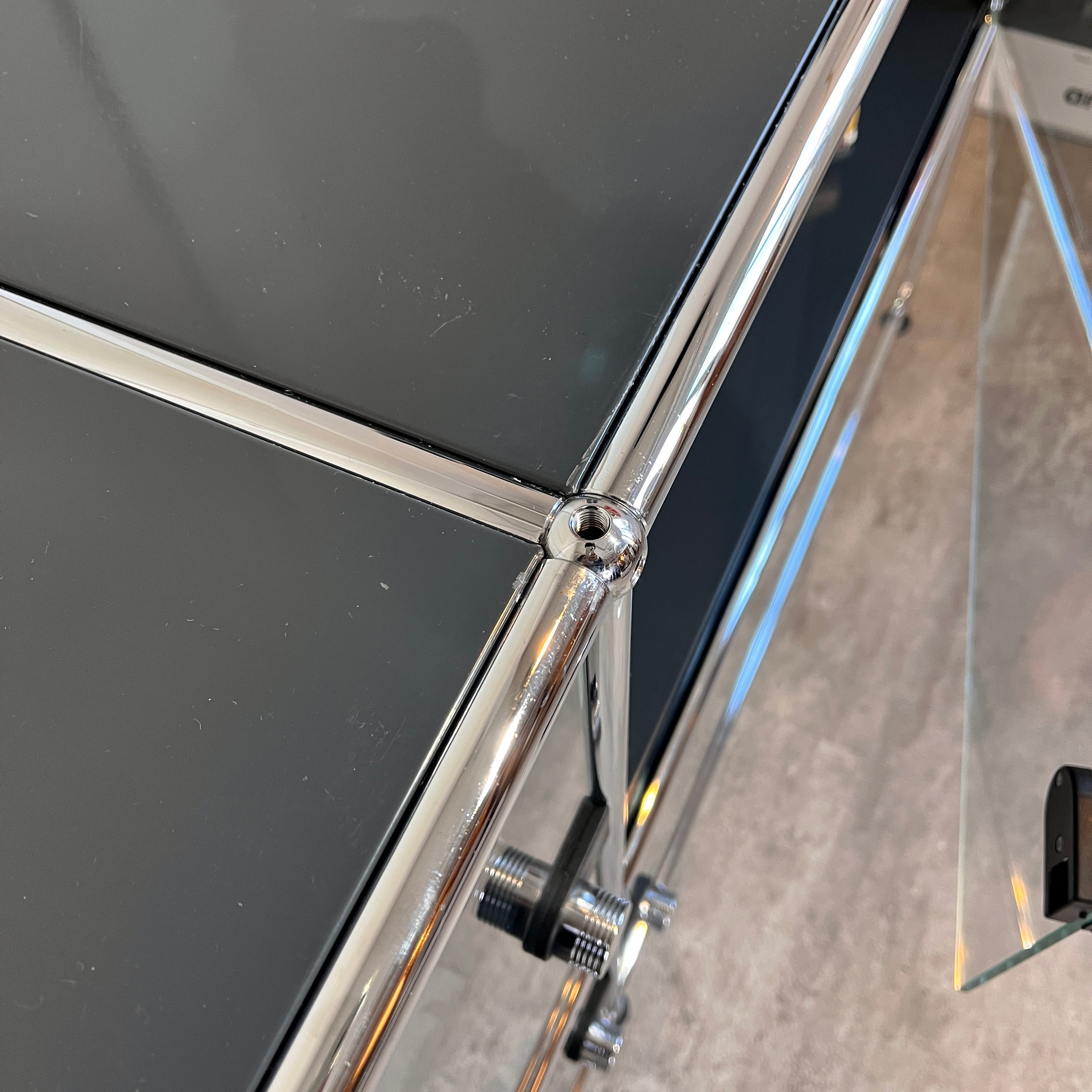 USMハラー / USM Haller モジュラーキャビネット 2列2段 ガラスドア サイドボード ネイビーグレー