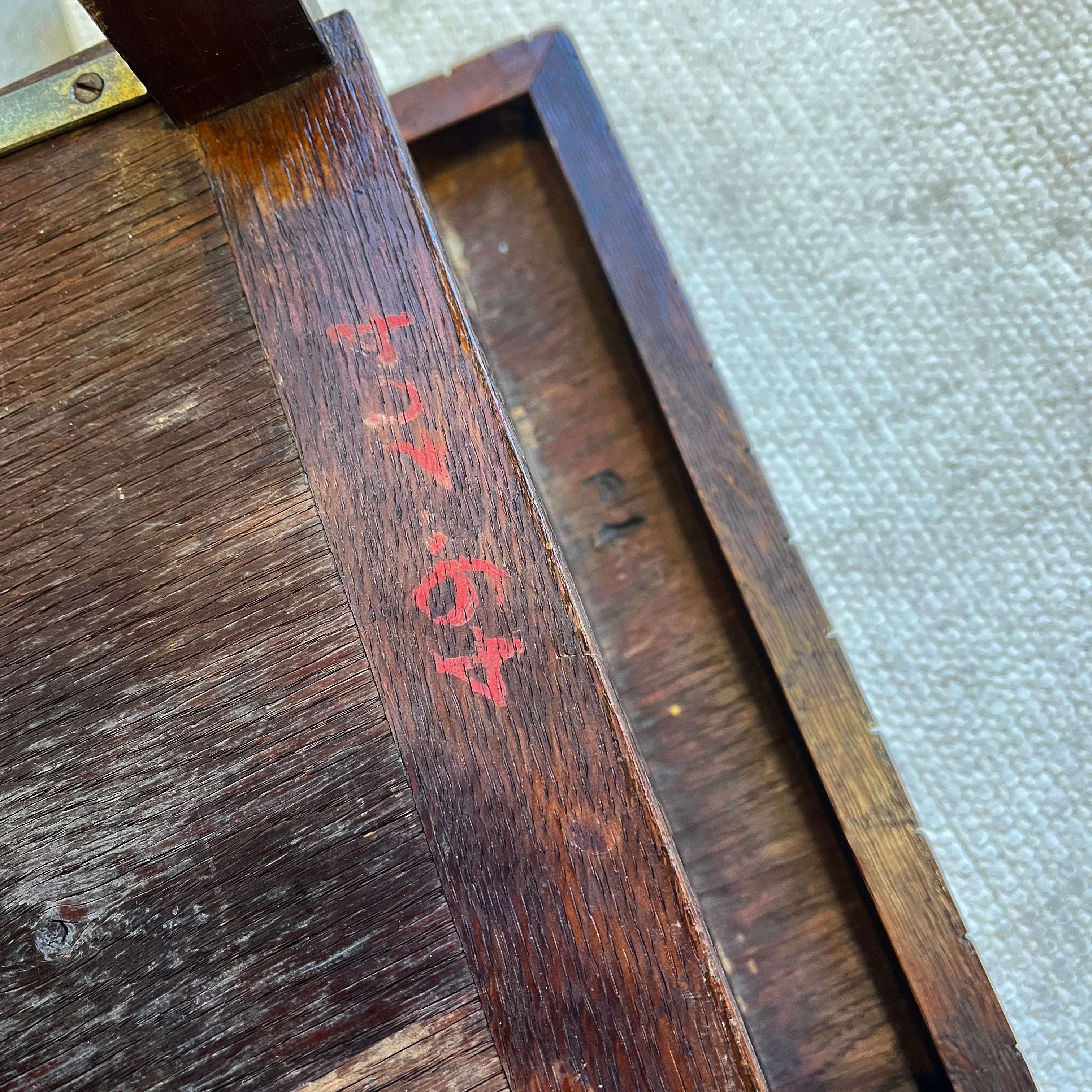 フランクロイドライト / Frank Lloyd Wright サイドテーブル / アンティーク 帝国ホテル使用品