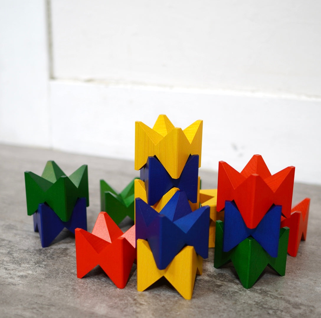 ネフ / Naef ネフスピール 積み木 おもちゃ 16ピース スイス製 木製