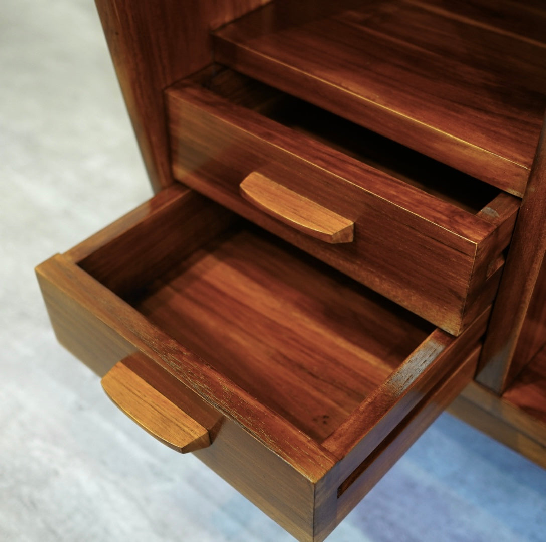 サイドボード チーク材 キャビネット Apik 未使用