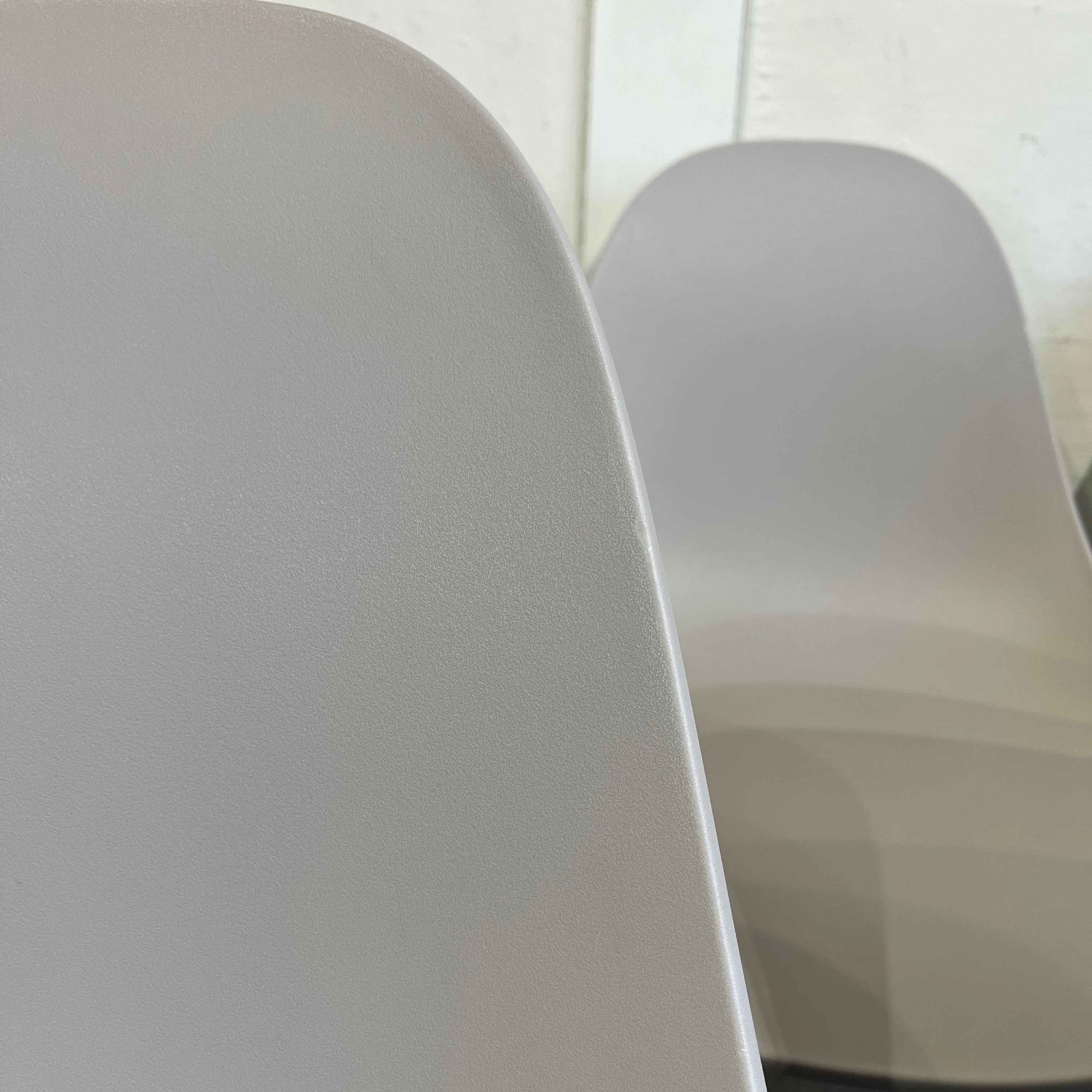 トゥー / TOOU TA サイドシェルチェア シモン・ビオラ