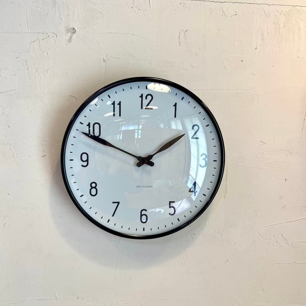 アルネ・ヤコブセン / Arne Jacobsen ステイション ウォールクロック アルネ・ヤコブセン デンマーク