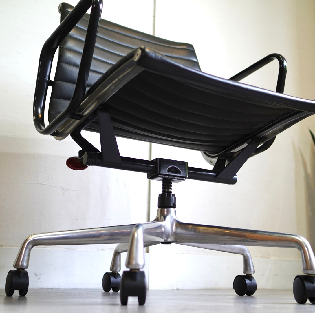 ハーマンミラー / Herman Miller チャールズ & レイ・イームズ アルミナムグループ マネジメントチェア デスクチェア