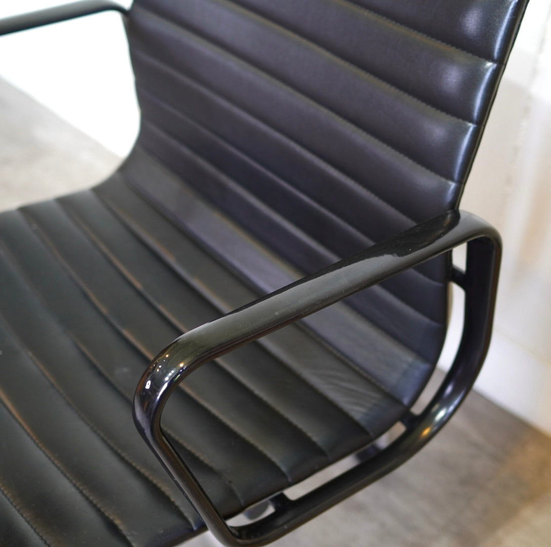 ハーマンミラー / Herman Miller チャールズ & レイ・イームズ アルミナムグループ マネジメントチェア デスクチェア