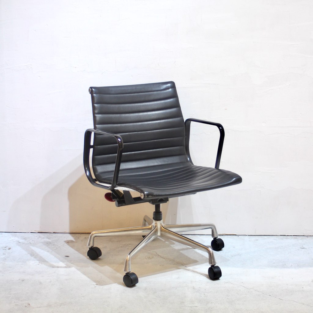 ハーマンミラー / Herman Miller チャールズ & レイ・イームズ アルミナムグループ マネジメントチェア【1】
