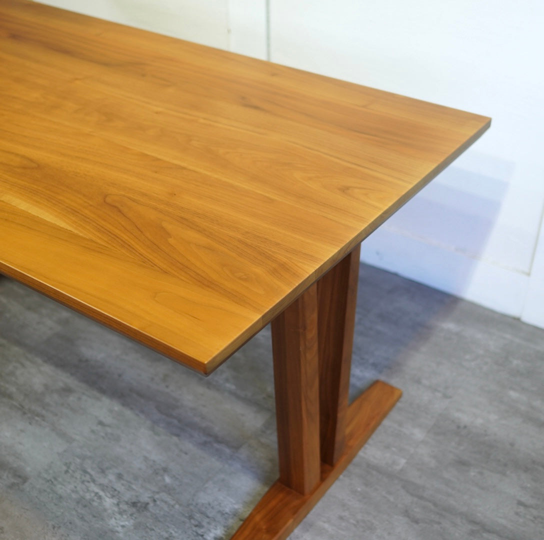 カリモク家具 / karimoku ダイニングテーブル W135 DT8406 2本脚