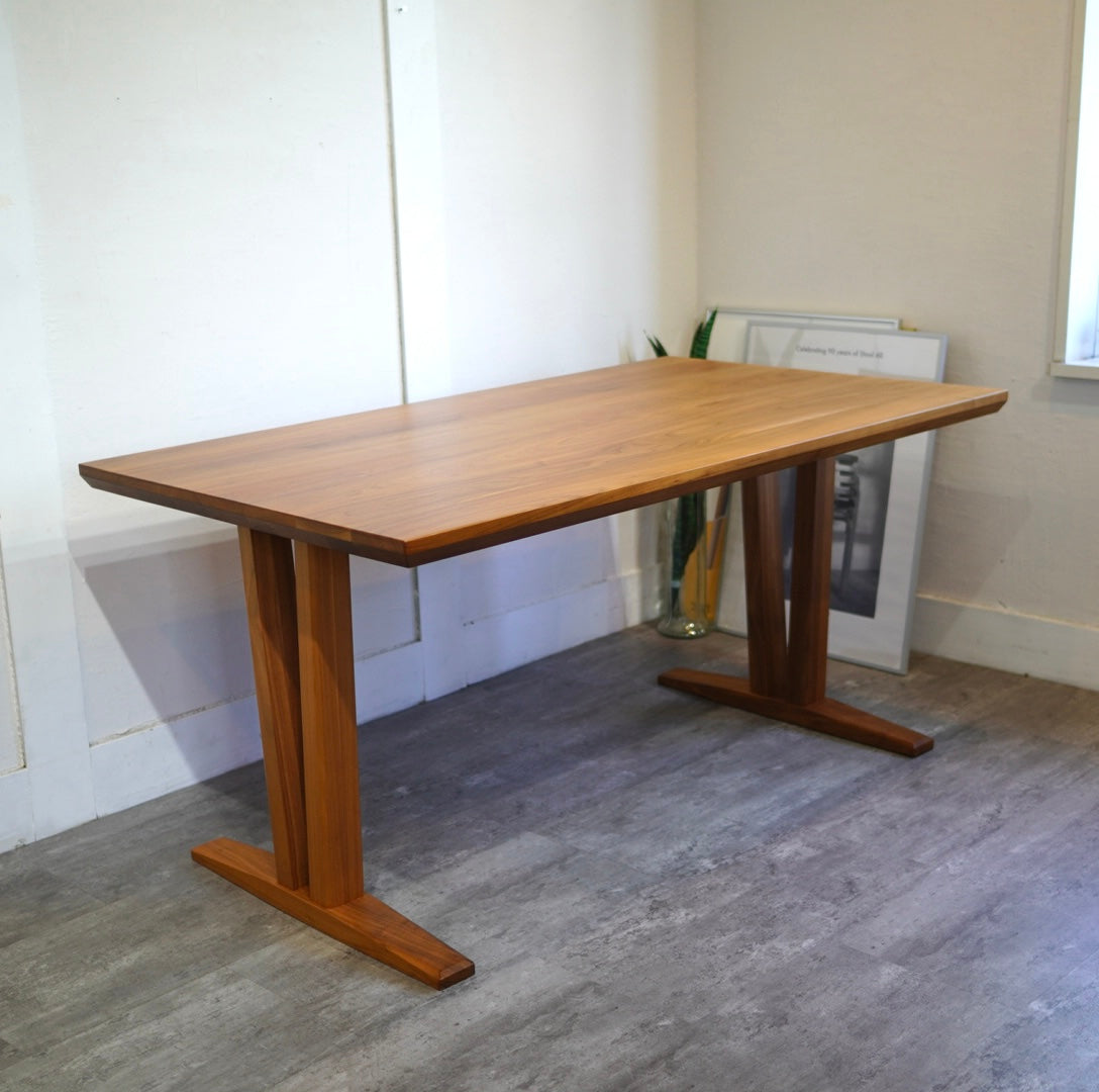 カリモク家具 / karimoku ダイニングテーブル W135 DT8406 2本脚