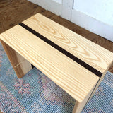 リバイブモブラープロジェクト 不要になった古い家具の木材から作ったサイドテーブル 【20】総無垢材 ホワイトアッシュ ウォールナット 地球にいちばんやさしい家具 SDGs<i>動画あり</i>