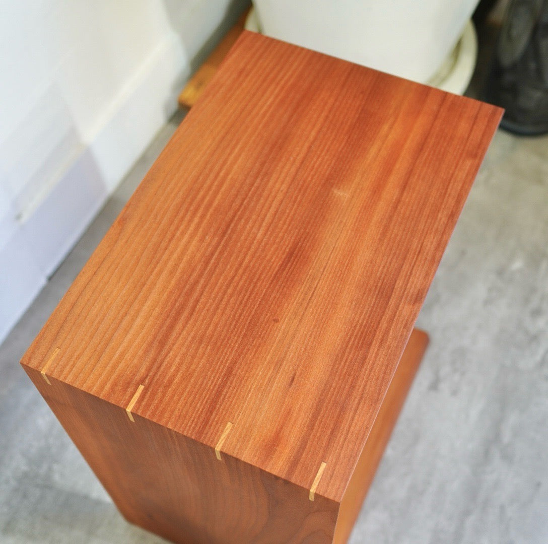 サイドテーブル コーヒーテーブル M かんざし【22】総無垢材 ホオノキ×ケヤキ リメイク家具 再生家具 リバイブモブラープロジェクト SDGs