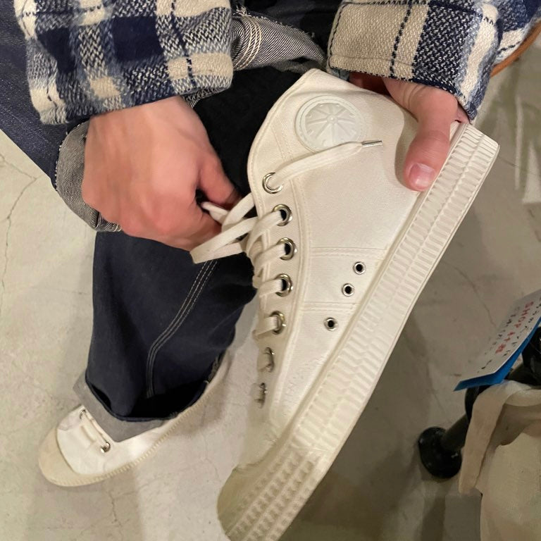 【中古】チェコ軍 トレーニング シューズ ホワイト 白 スニーカー デッドストック