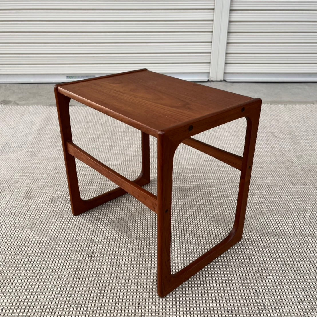 デンマーク製 サイドテーブル チーク材 ヴィンテージ