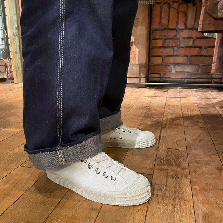 【中古】チェコ軍 トレーニング シューズ ホワイト 白 スニーカー デッドストック