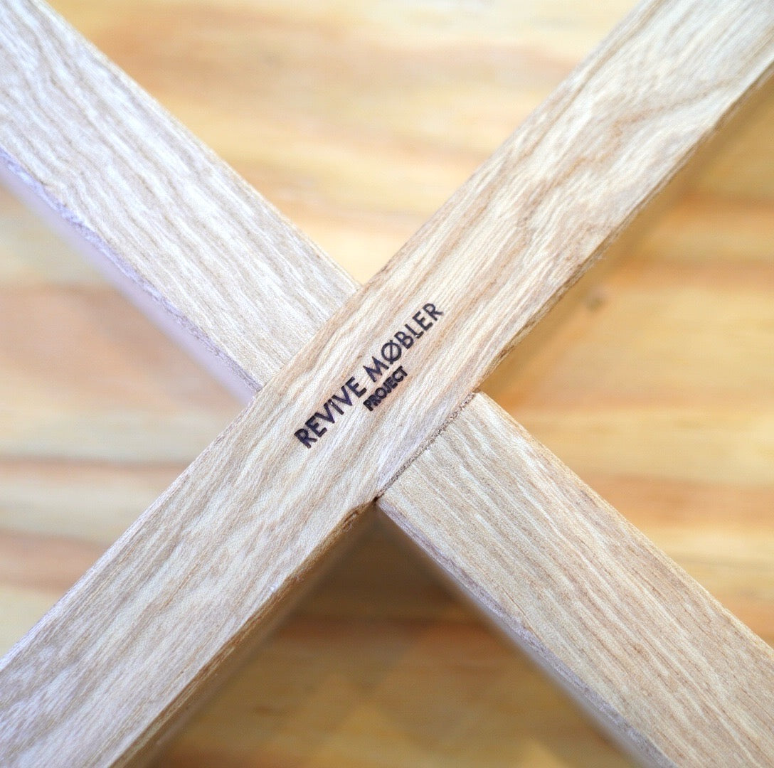 不要になった古い家具の木材から作ったスクラップウッドコーヒーテーブル サイドテーブル リバイブモブラープロジェクト