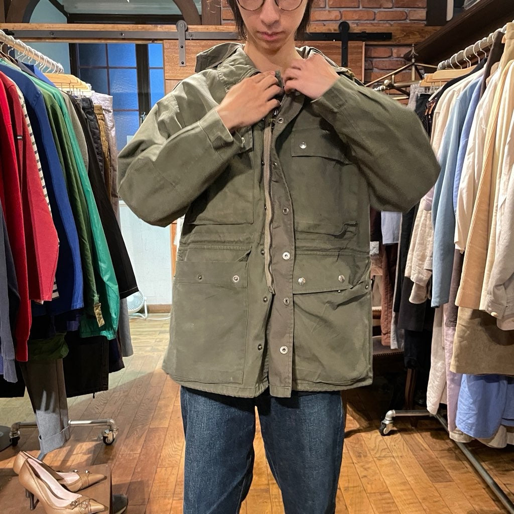 【古着】スイス軍 フィールドジャケット カーキ パーカー ミリタリー ユーロ古着