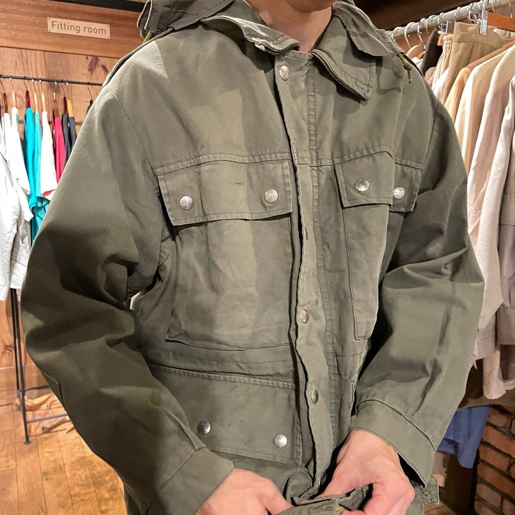 【古着】スイス軍 フィールドジャケット カーキ パーカー ミリタリー ユーロ古着