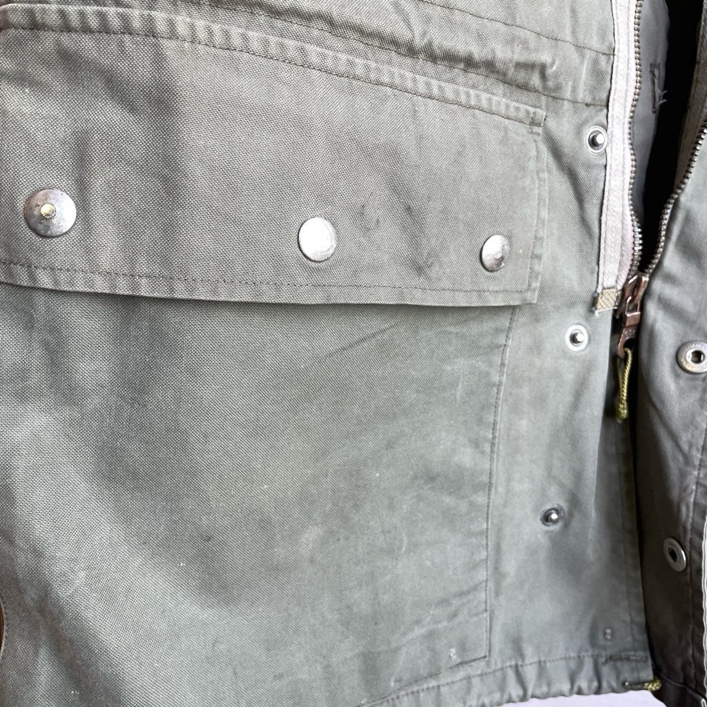 【古着】スイス軍 フィールドジャケット カーキ パーカー ミリタリー ユーロ古着