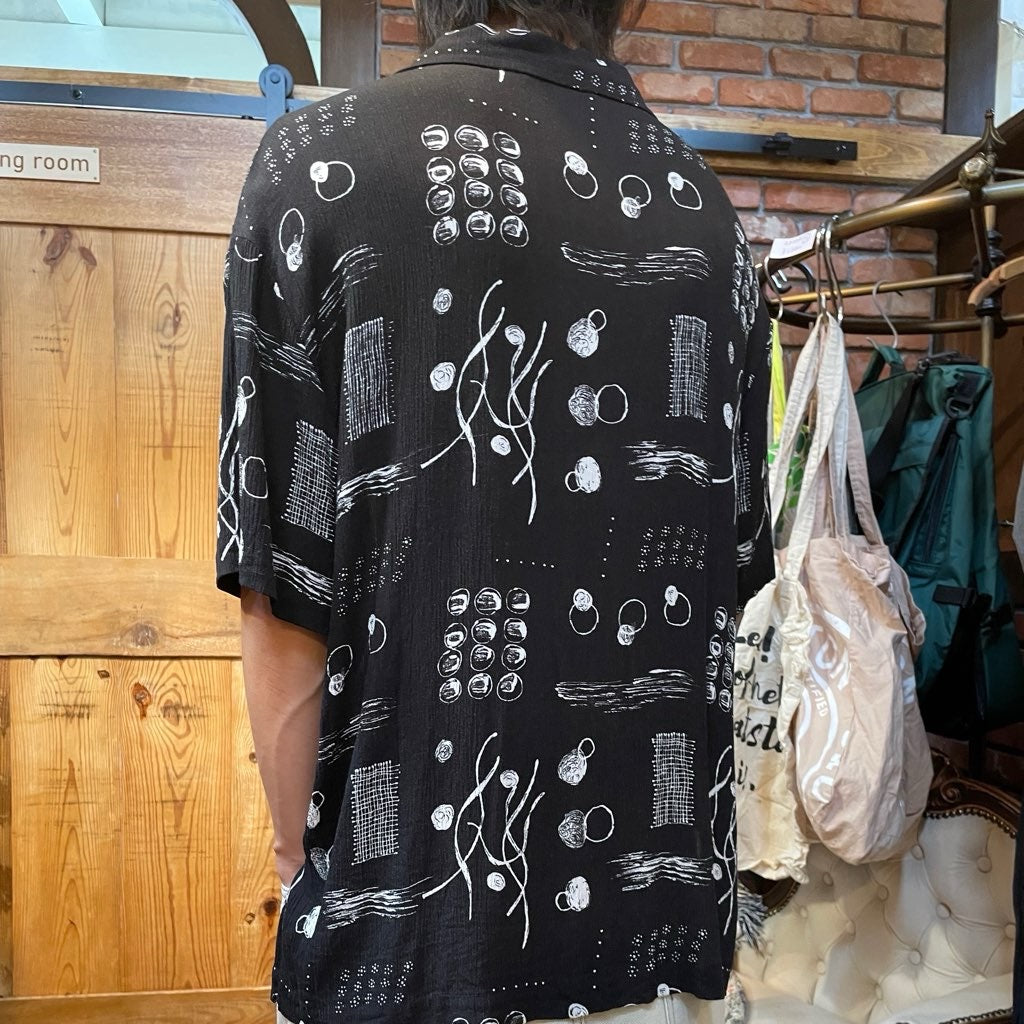 【古着】90s 総柄 サイケデリックシャツ シェルボタン ブラック