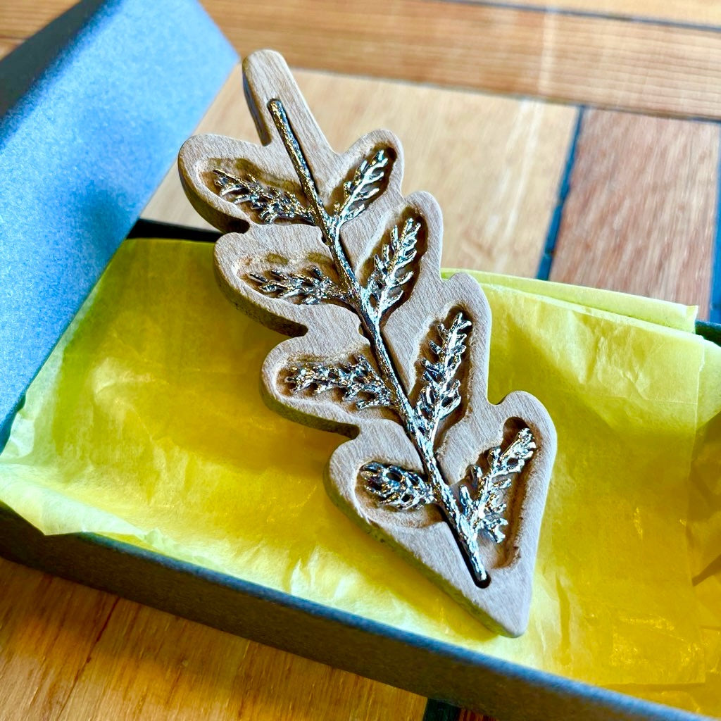 ミナペルホネン / mina perhonen ブローチ もみの木 木製 真鍮