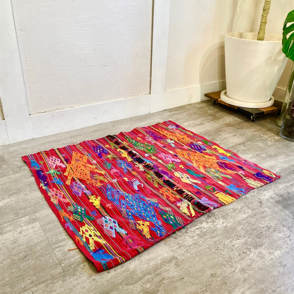 グアテマラ ヴィンテージ布 手織り 刺繍織物ラグ タペストリー 中古 