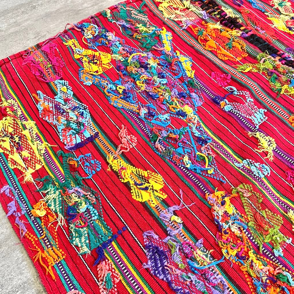 グアテマラ ヴィンテージ布 手織り 刺繍織物ラグ タペストリー