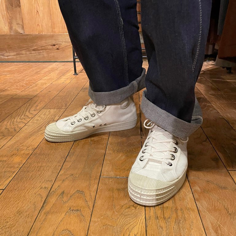 【中古】チェコ軍 トレーニング シューズ ホワイト 白 スニーカー デッドストック