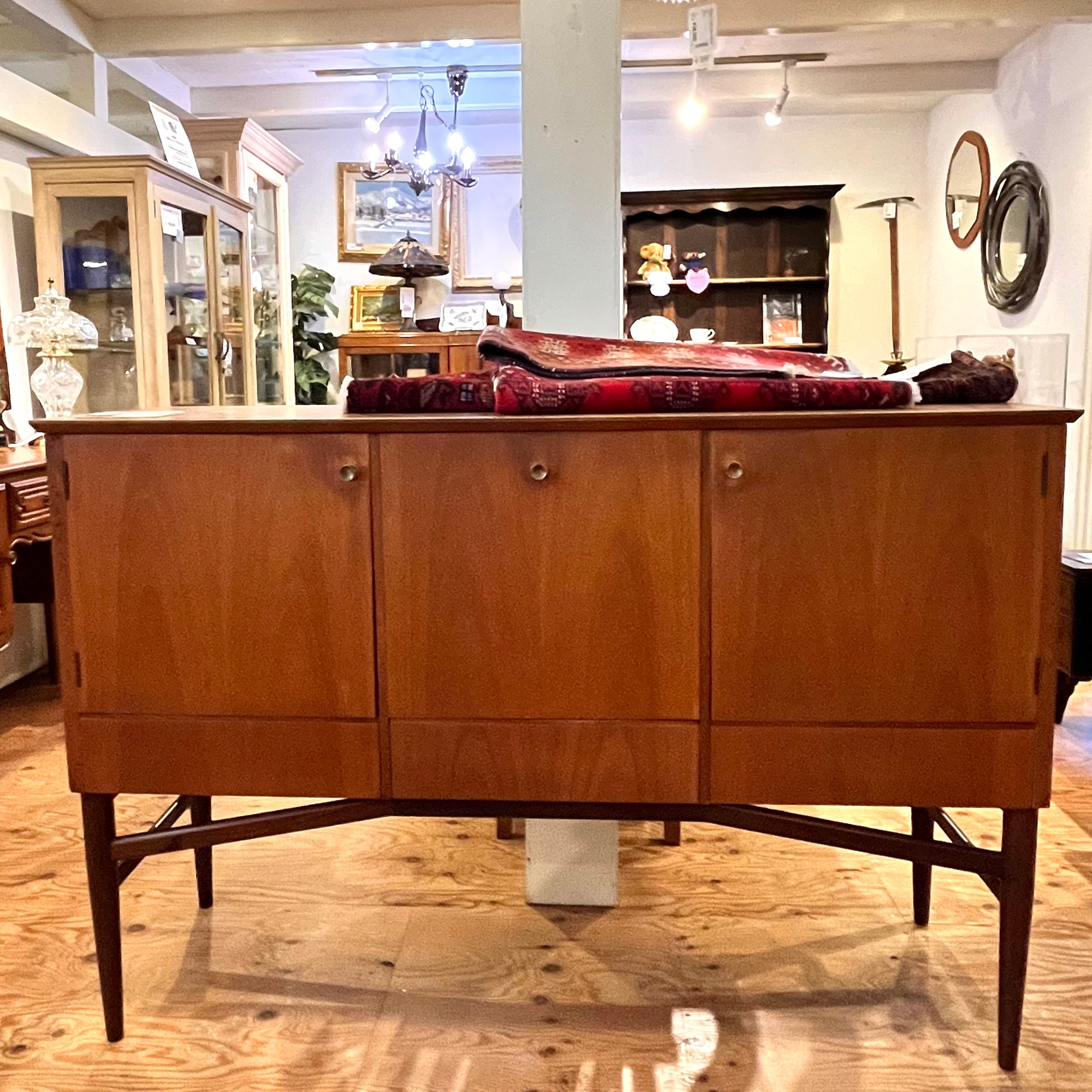 メレデュー / MEREDEW ヴィンテージサイドボード