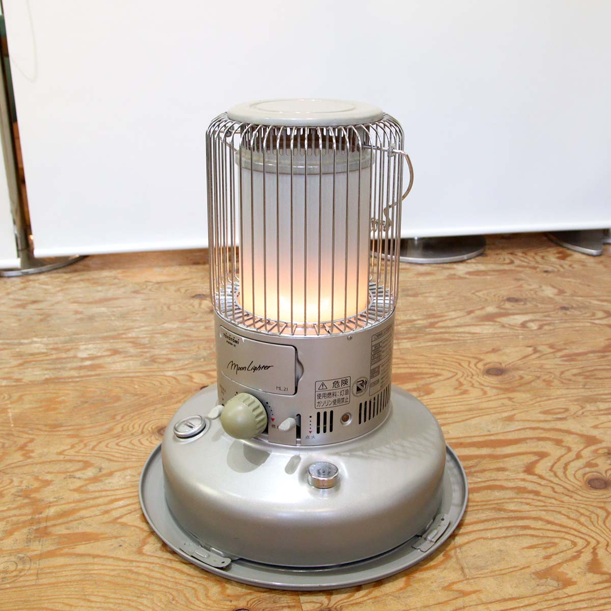 トヨトミ / TOYOTOMI ムーンライターストーブ  ML-21 石油ストーブ シルバー 中古
