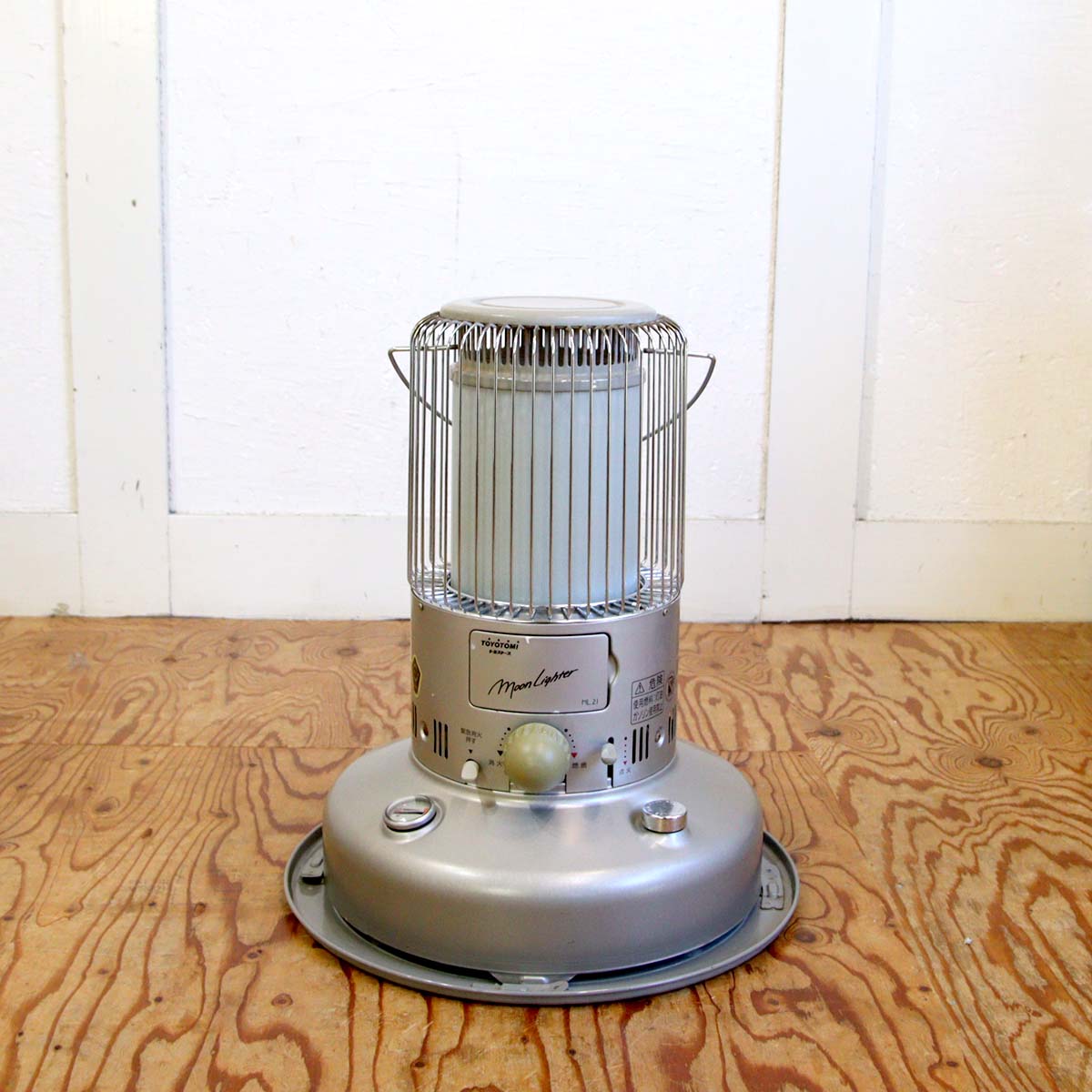 トヨトミ / TOYOTOMI ムーンライターストーブ  ML-21 石油ストーブ シルバー 中古