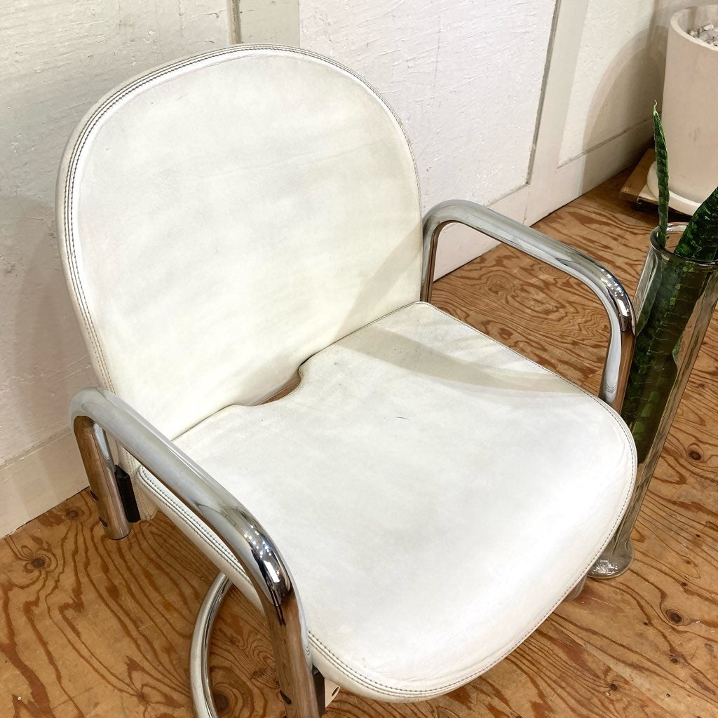 ビー&ビー イタリア / B&B Italia ディアロゴ / Dialogo アームチェア アフラ&トビア・スカルパ ホワイト 中古