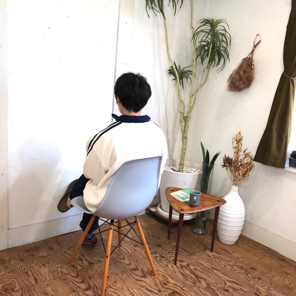 ヴィトラ／vitra サイドシェルチェア グレー ドゥエルレッグ チャールズ＆レイ・イームズ 中古