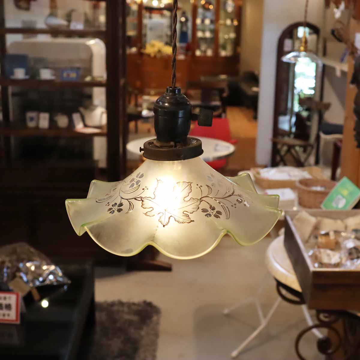 アンティーク ペンダントライト 【1】フリルガラスシェード 陶器製高さ 