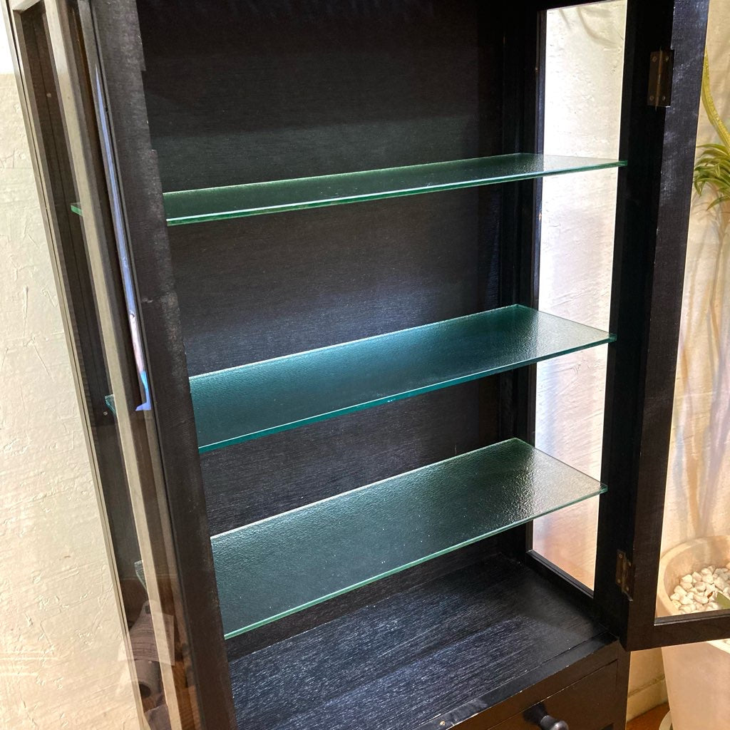 黒ペイントの古い医療棚 ケビント 飾り棚 レトロ アンティーク