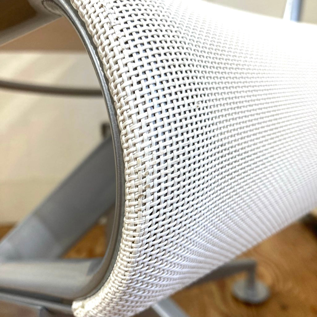 カッシーナイクスシー アリアス / Alias ミーティングフレーム ローリングフレーム ホワイト メッシュアームチェア イタリア 中古